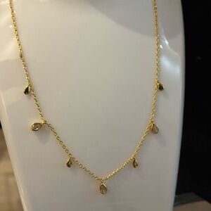 Elegant Gold Teardrop Necklace